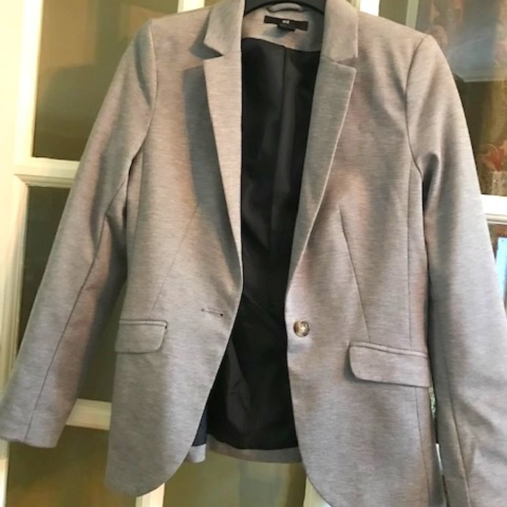 Classic Blazer in Heather Grey